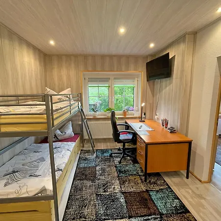 Neu Kriesten アパート *