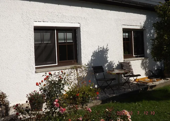 Neu Kriesten Apartment